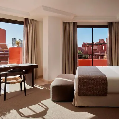 Hotel Tivoli La Caleta 5*